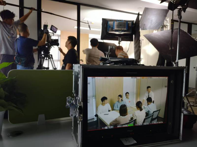 光泽县TVC拍摄公司：科技产品视觉化大师，诠释未来感与功能美学